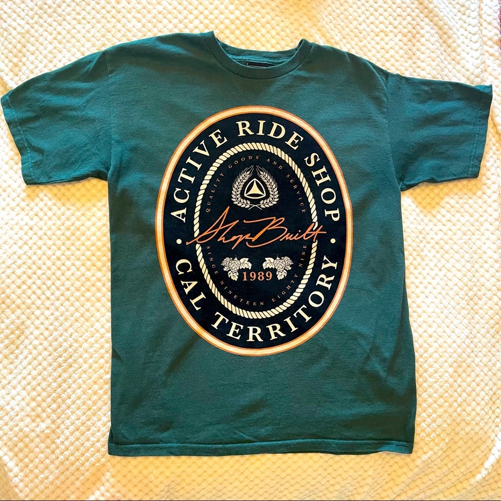 Active Ride Shop Men’s green graphic tshirt med